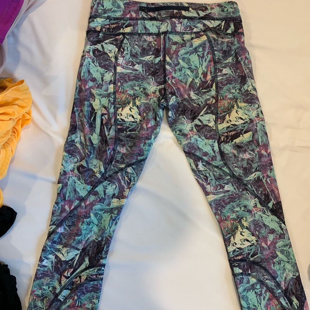 Lululemon crops